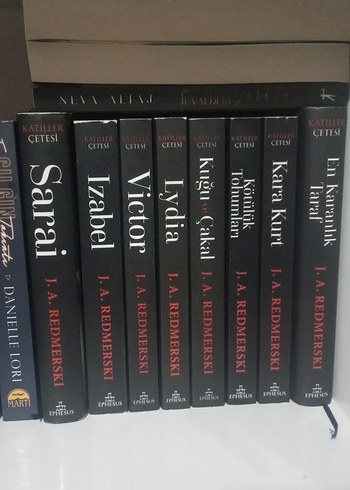 J.A. Redmerski Katiller Çetesi Serisi Kitapları