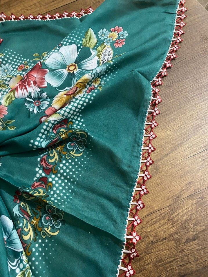 Çiçek Desenli Çok Renkli Kadın yazma - Görsel 2