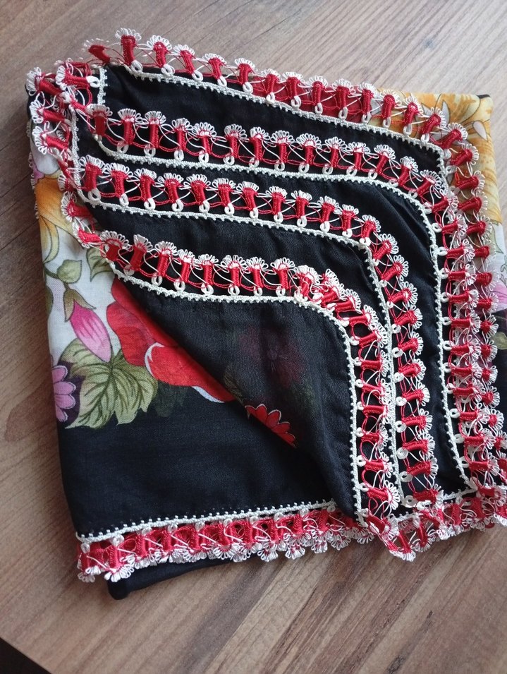 Çiçek Desenli Dantel Kenarlı Bohem Kadın yazma - Görsel 3