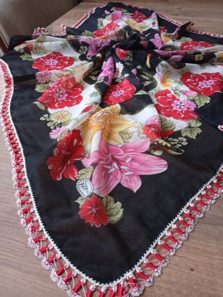 Çiçek Desenli Dantel Kenarlı Bohem Kadın yazma - Görsel 2