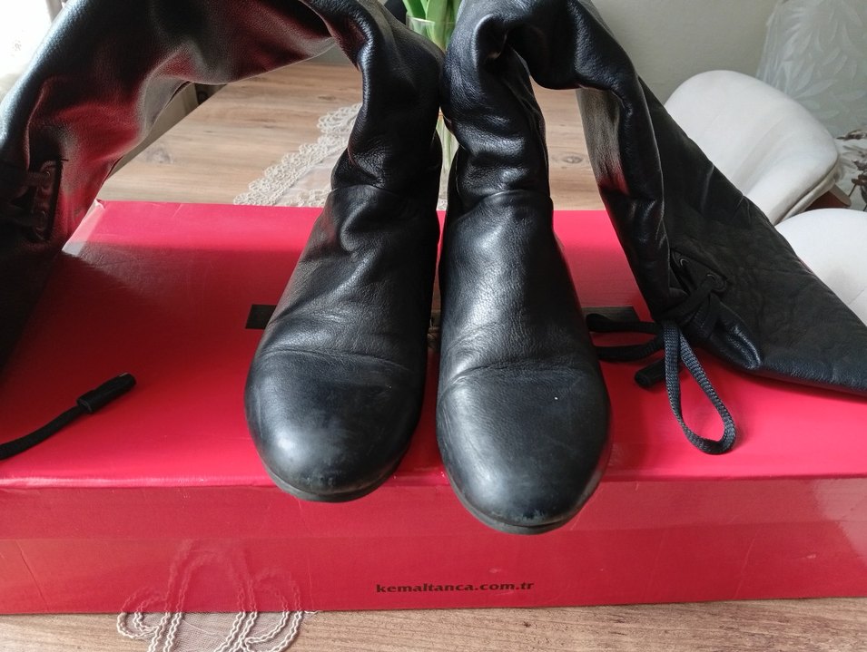 Siyah Deri Gösterişli Kadın Dizüstü Çizme - Görsel 3