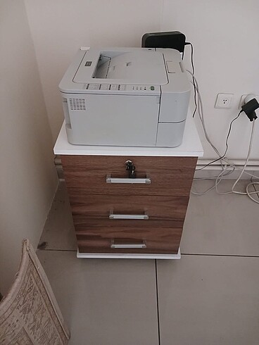  Beden kahverengi Renk OFİS MASASI VE ÇEKMECELİ KOMİDİN