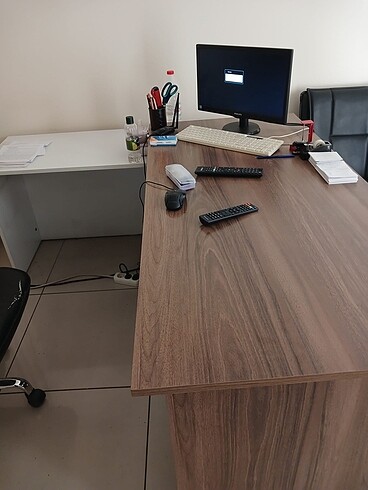 Diğer OFİS MASASI VE ÇEKMECELİ KOMİDİN