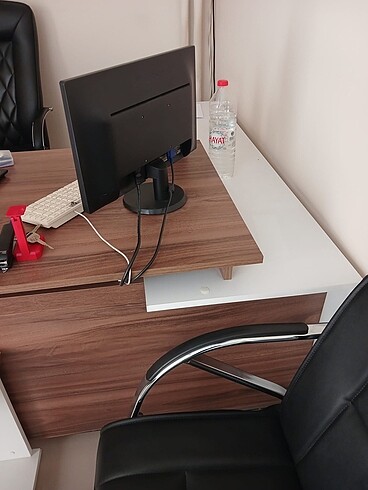  Beden OFİS MASASI VE ÇEKMECELİ KOMİDİN