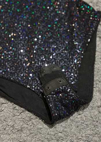 s Beden Simli Siyah Strappy Çıtçıtlı Body