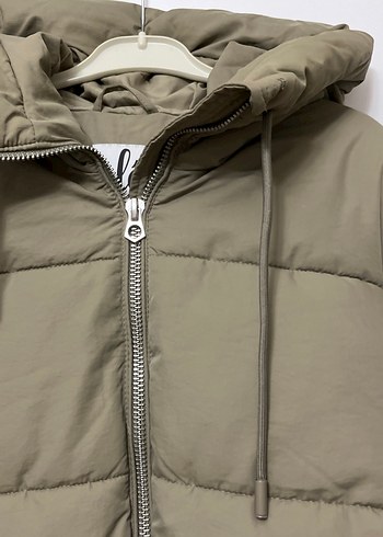 yeşil Kapüşonlu Fermuarlı Kadın Mont - Görsel 3