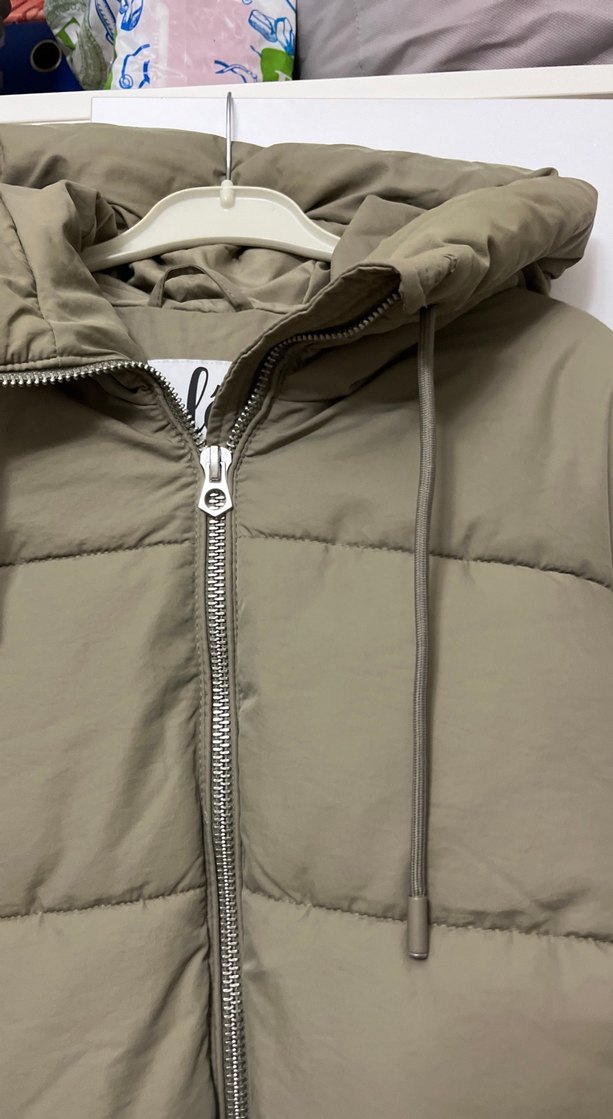 yeşil Kapüşonlu Fermuarlı Kadın Mont - Görsel 3