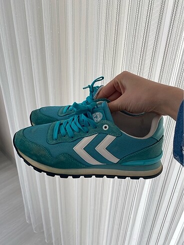 Mavi spor ayakkabı
