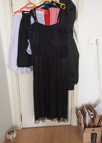 Siyah Drapeli Straplez Midi Gotik Elbise - Görsel 4