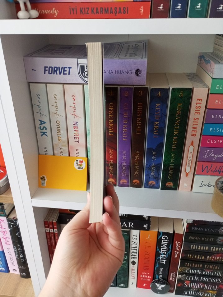 Karanlık Olan - Nikki St. Crowe - Görsel 4