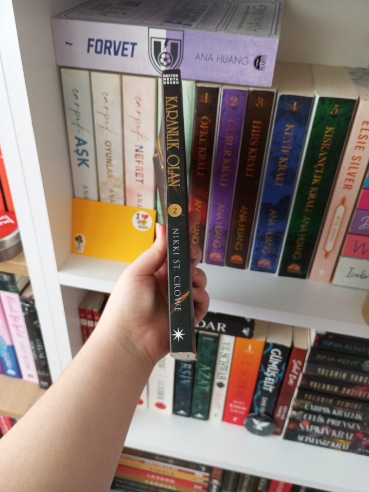 Karanlık Olan - Nikki St. Crowe - Görsel 3