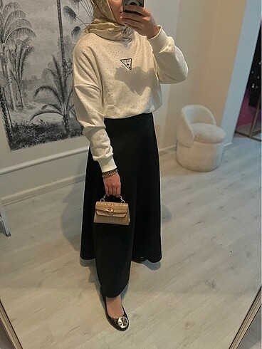 m Beden siyah Renk Guess sweat guess taşlı sweat