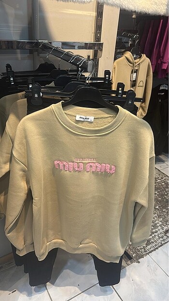 Miu sweat