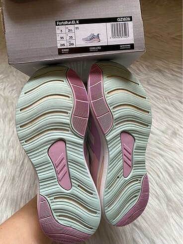 35 Beden Adidas 35 numara