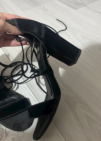 Siyah Bağcıklı Gotik İnce Topuklu Kadın Ayakkabı - Görsel 3