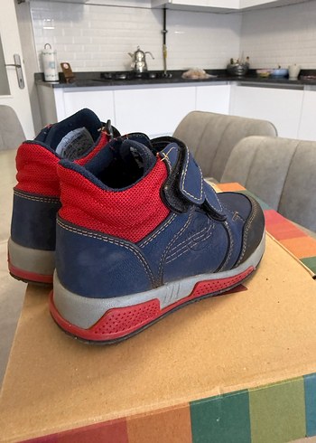 Polaris deri çocuk ayakkabısı 1-2 kez kullanıldı 28 numara - Görsel 3