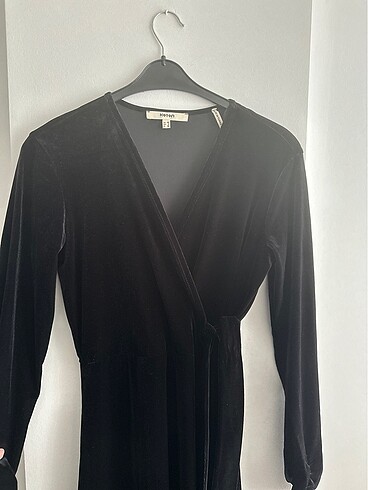 Siyah Elbise - Görsel 2