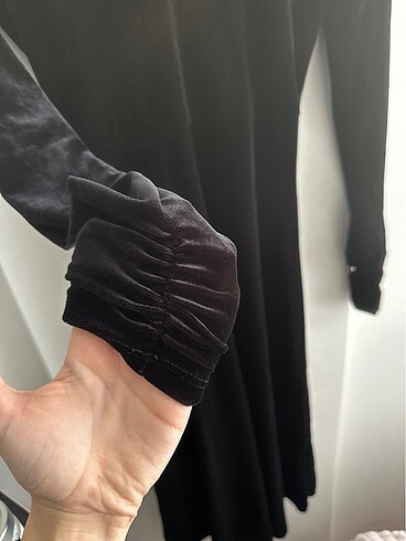 Siyah Elbise - Görsel 4