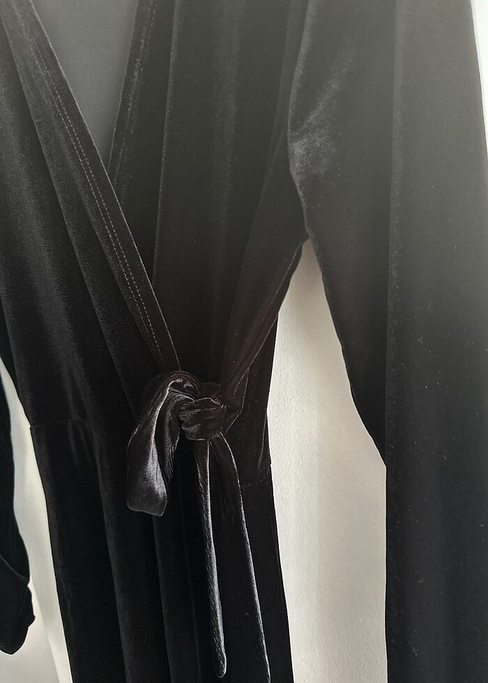 Siyah Elbise - Görsel 3