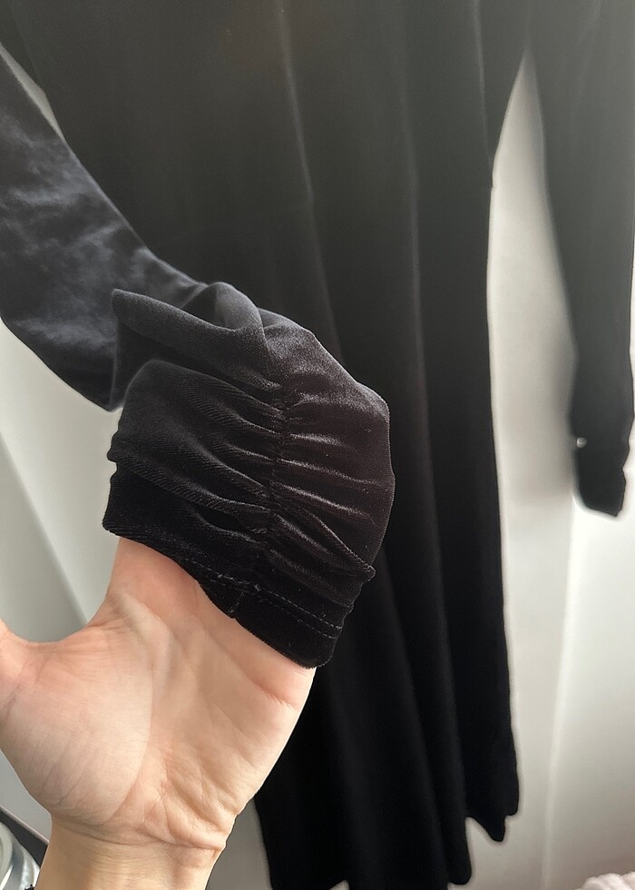 Siyah Elbise - Görsel 4