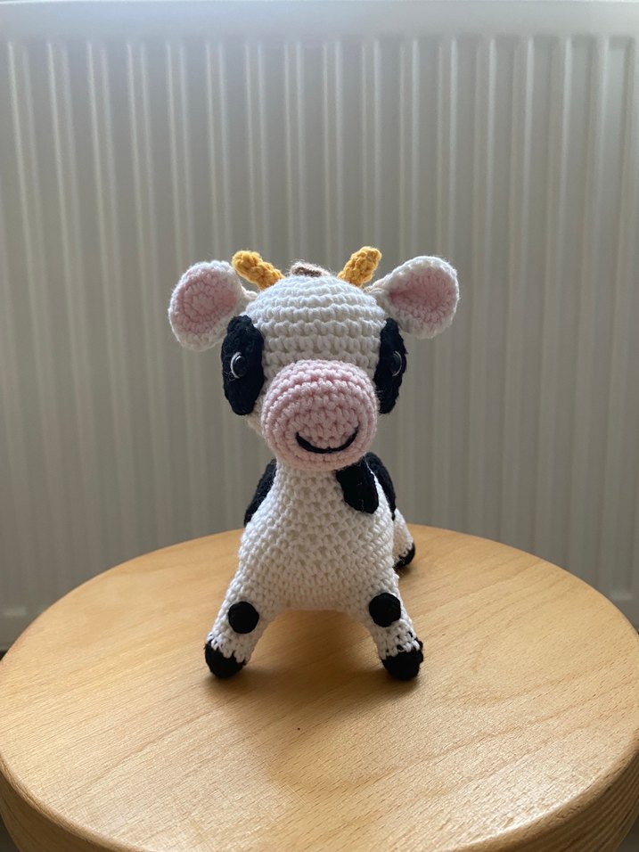 El Örgüsü Beyaz Siyah Peluş İnek Oyuncak - Görsel 2