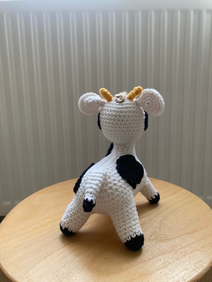 El Örgüsü Beyaz Siyah Peluş İnek Oyuncak - Görsel 4