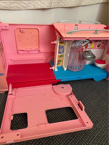  Beden Barbie karavan