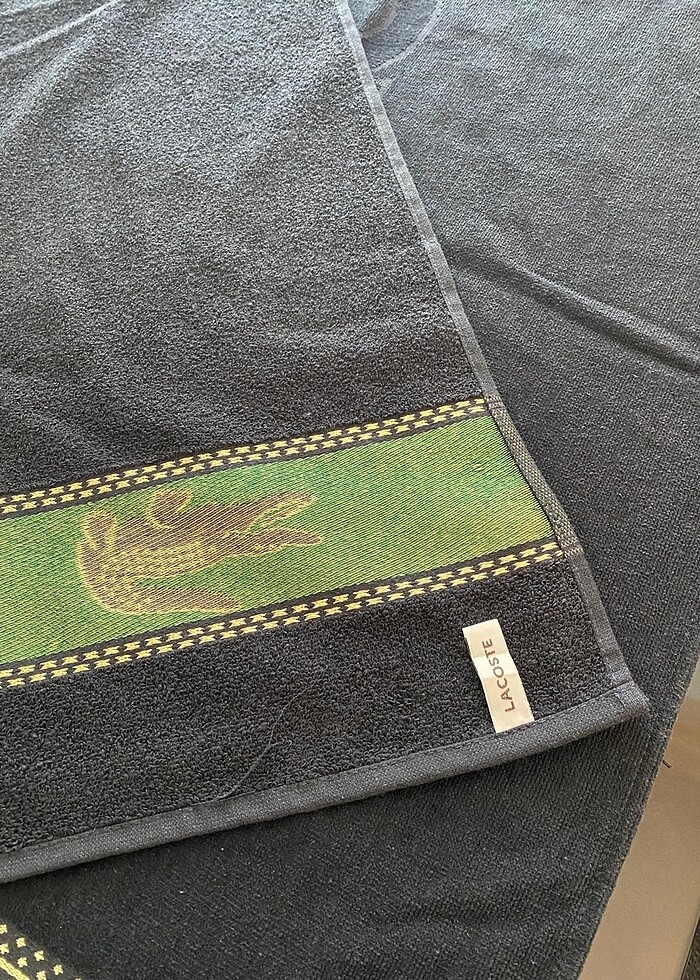 ?Lacoste plaj havlusu - Görsel 4