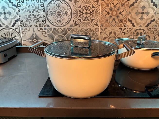 Beden ten rengi Renk Smeg tencere takımı
