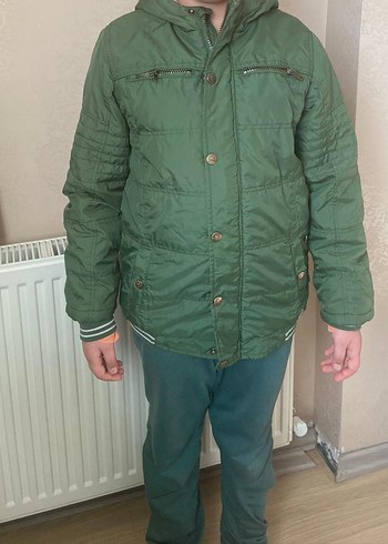 lc Waikiki çocuk yeşil mont - Görsel 5