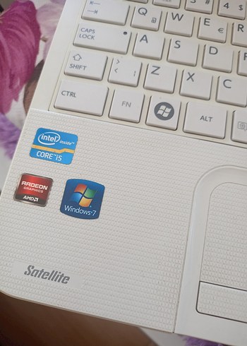 Lenovo Beyaz Toshiba Laptop