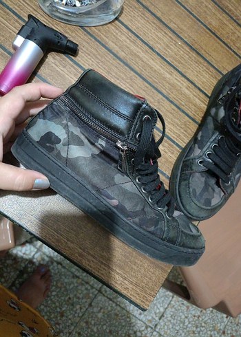 Prada Gri Kamuflaj Desenli Spor Ayakkabı