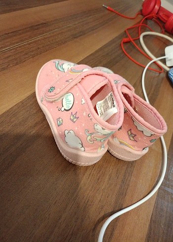 Kız Çocuk Pembe Unicorn Baskılı Ev Terliği - Görsel 3