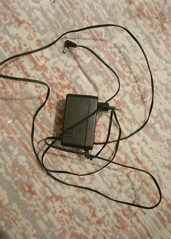 Siyah AC Adaptör 15V 800mA Telefon Şarj Cihazı - Görsel 2