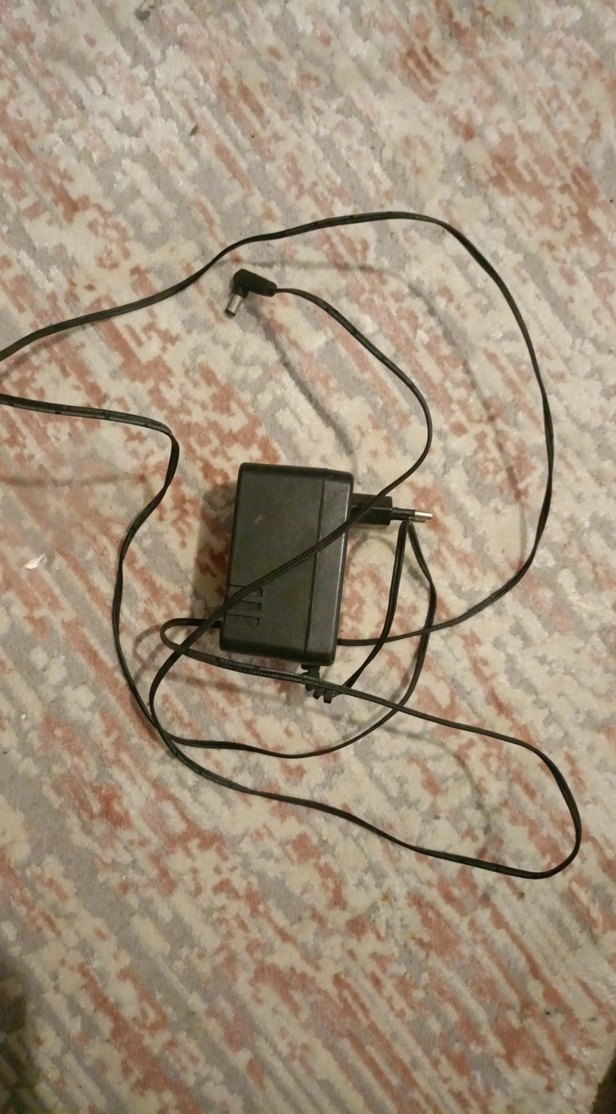 Siyah AC Adaptör 15V 800mA Telefon Şarj Cihazı - Görsel 2