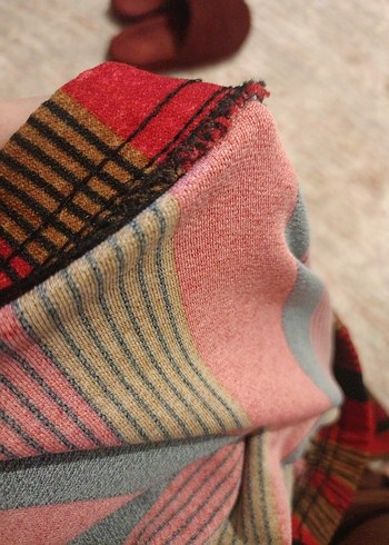 Kırmızı Çizgili Bol Kesim Kadın Kumaş Pantolon - Görsel 4