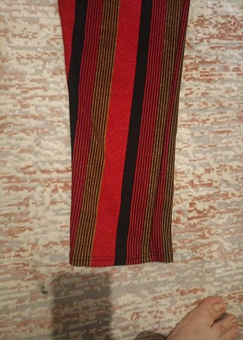 Kırmızı Çizgili Bol Kesim Kadın Kumaş Pantolon - Görsel 2