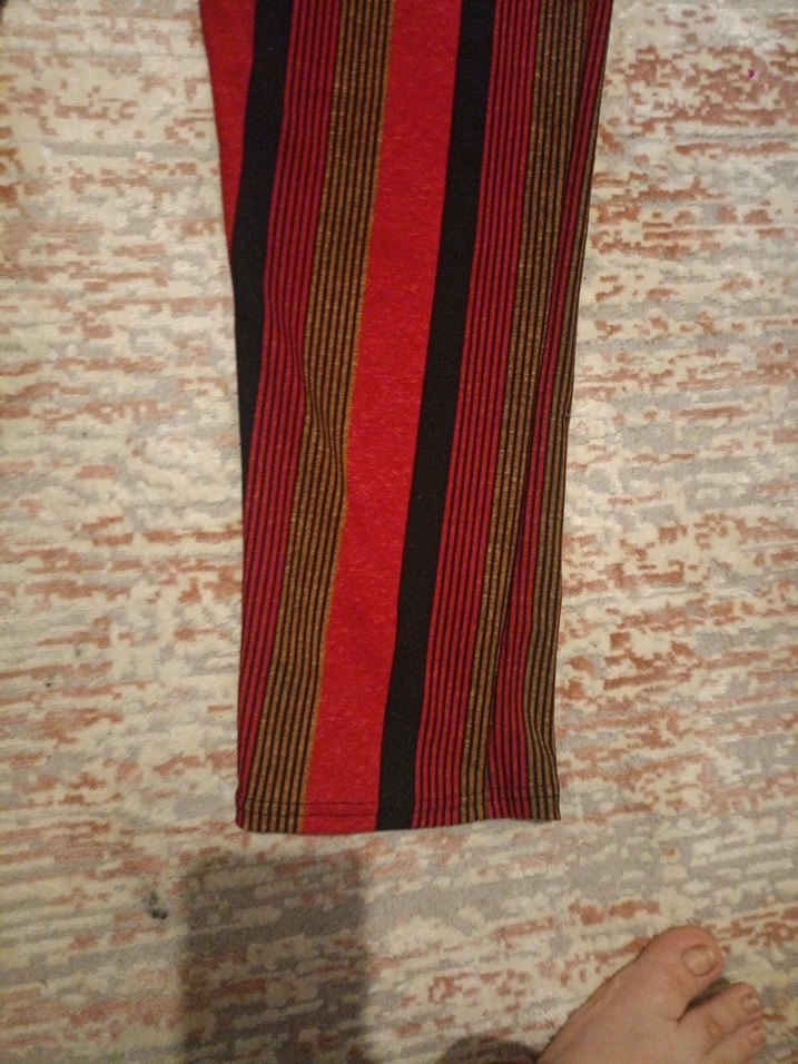 Kırmızı Çizgili Bol Kesim Kadın Kumaş Pantolon - Görsel 2