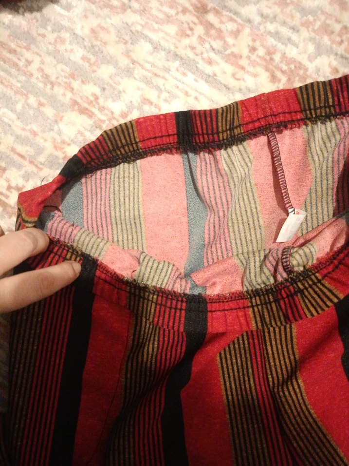 Kırmızı Çizgili Bol Kesim Kadın Kumaş Pantolon - Görsel 3