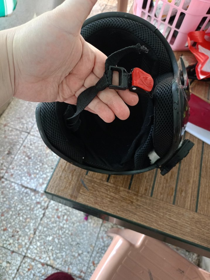 Düğmeli Siyah Biker Motosiklet Kaskı - Görsel 5