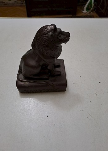 Kahverengi Aslan Figürin