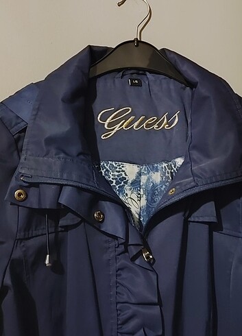 Guess Guess marka kapşonlu pardüsü