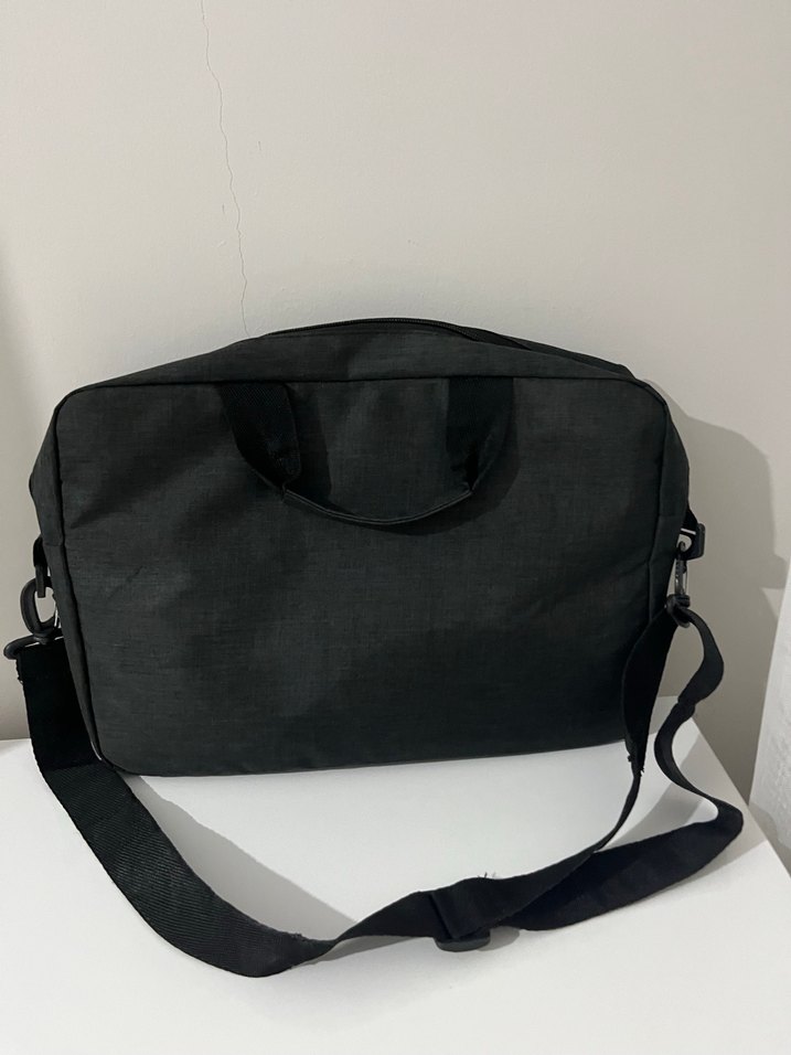 Siyah Fermuarlı Bilgisayar-Laptop Çantası - Görsel 2