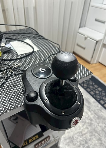 Logitech Siyah Oyun Direksiyonu Seti - Görsel 4