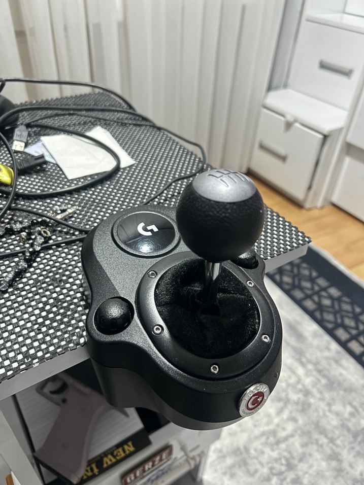 Logitech Siyah Oyun Direksiyonu Seti - Görsel 4