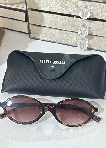 Miu Miu Kadın Kahverengi Parlak Gözlük - Görsel 2
