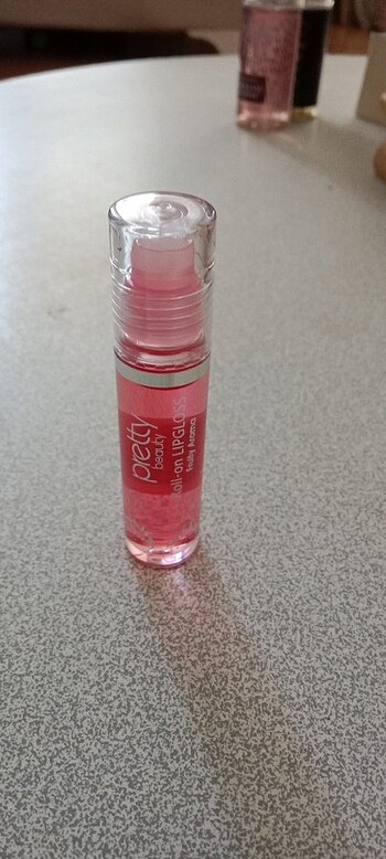  Beden Pretty Beauty Lip Roll-on