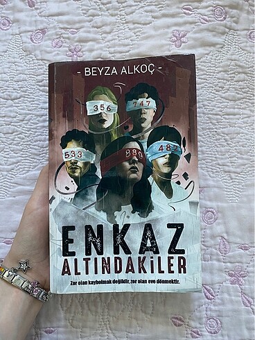 Enkaz Altındakiler | Beyza Alkoç