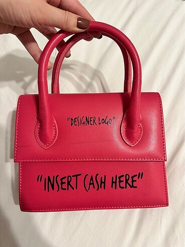Pembe El Çantası