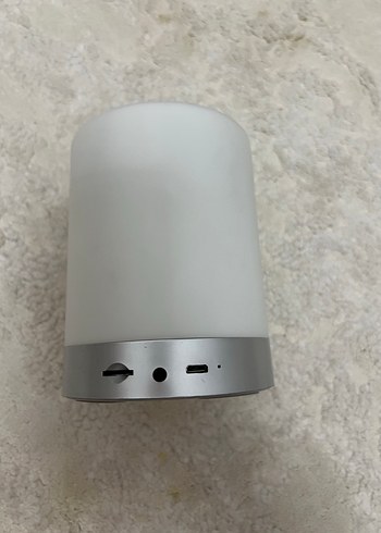 Gri ve beyaz Bluetooth hoparlör - Görsel 2